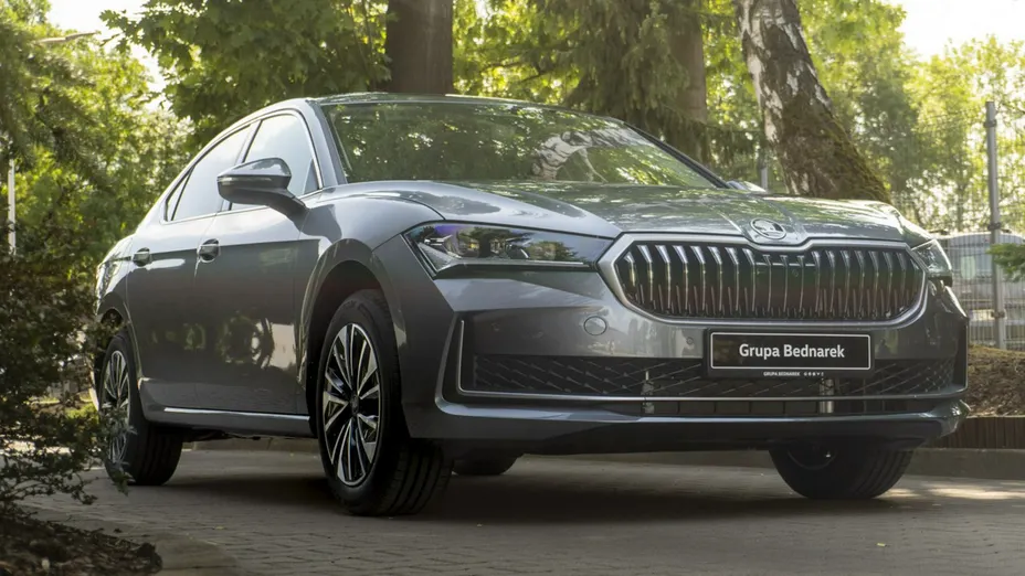 SKODA Superb -