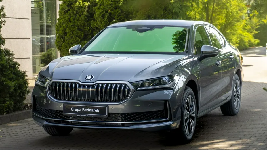 SKODA Superb -