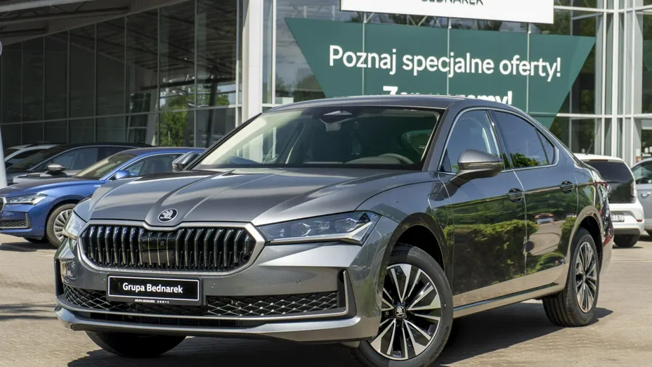 SKODA Superb -