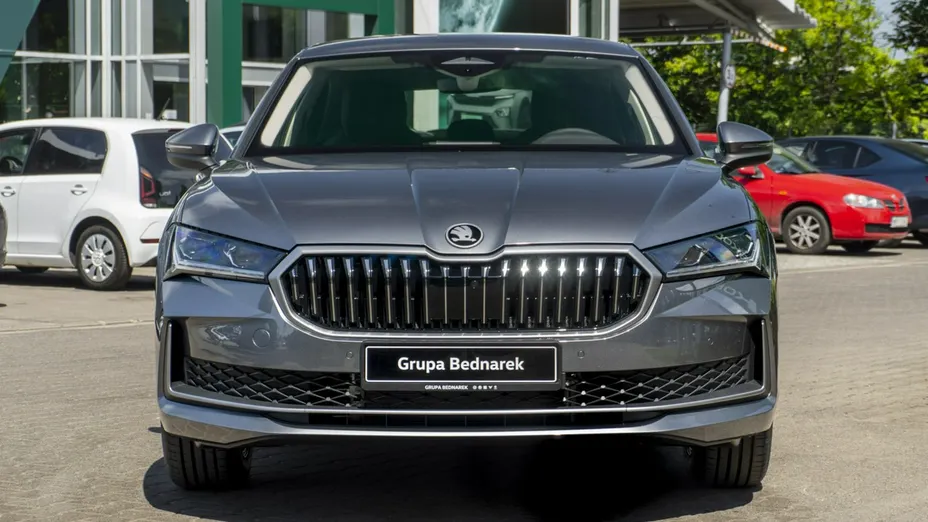 SKODA Superb -