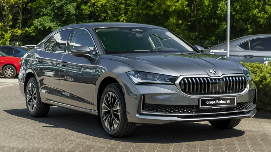 SKODA Superb -