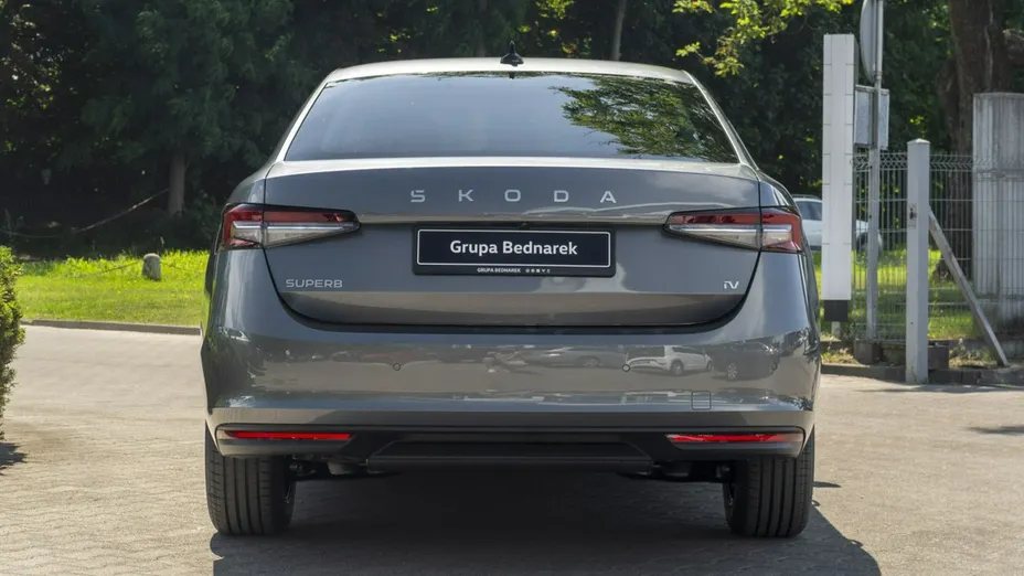 SKODA Superb -
