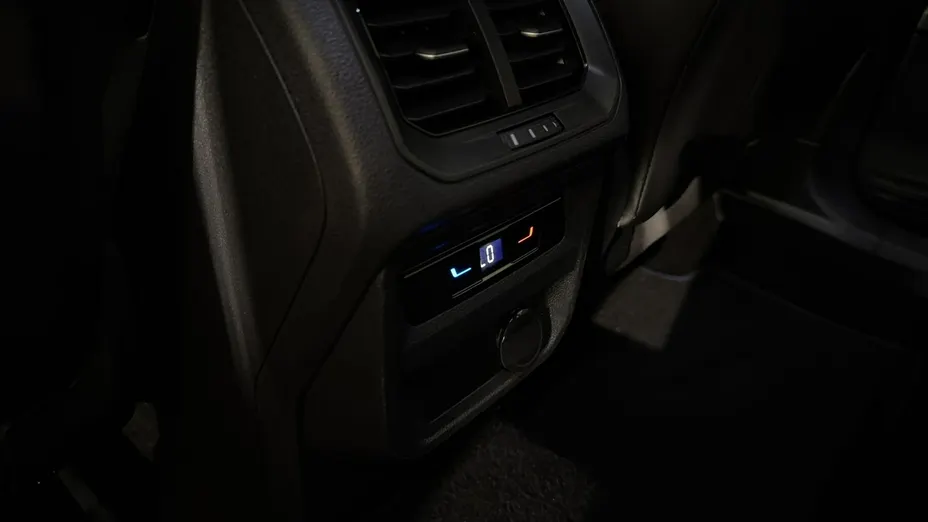 VOLKSWAGEN Tiguan -