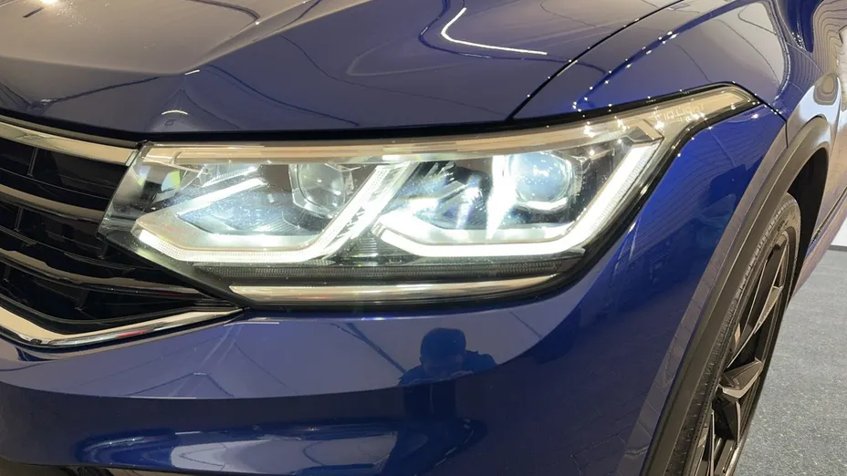 VOLKSWAGEN Tiguan -