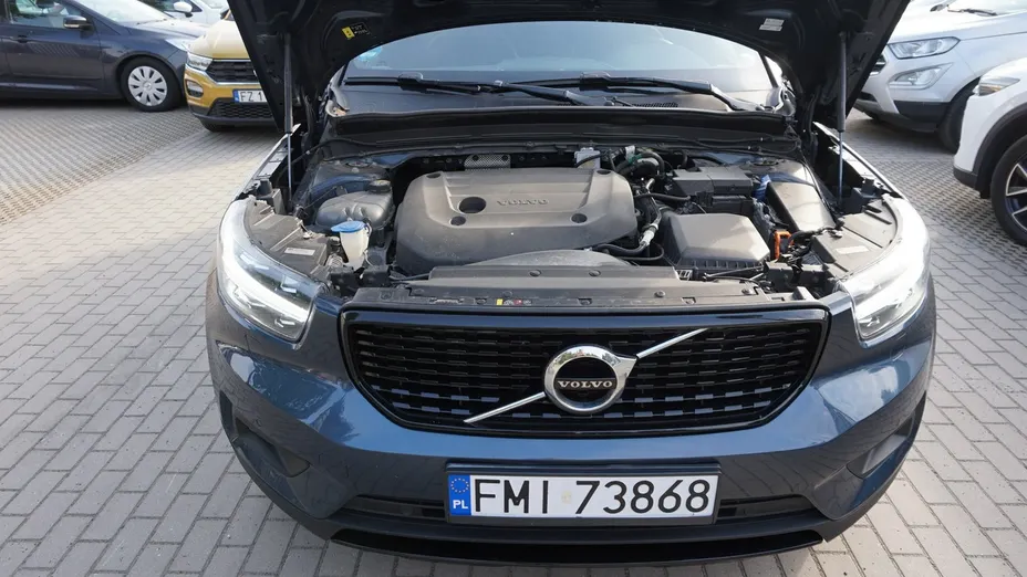 VOLVO XC40 -