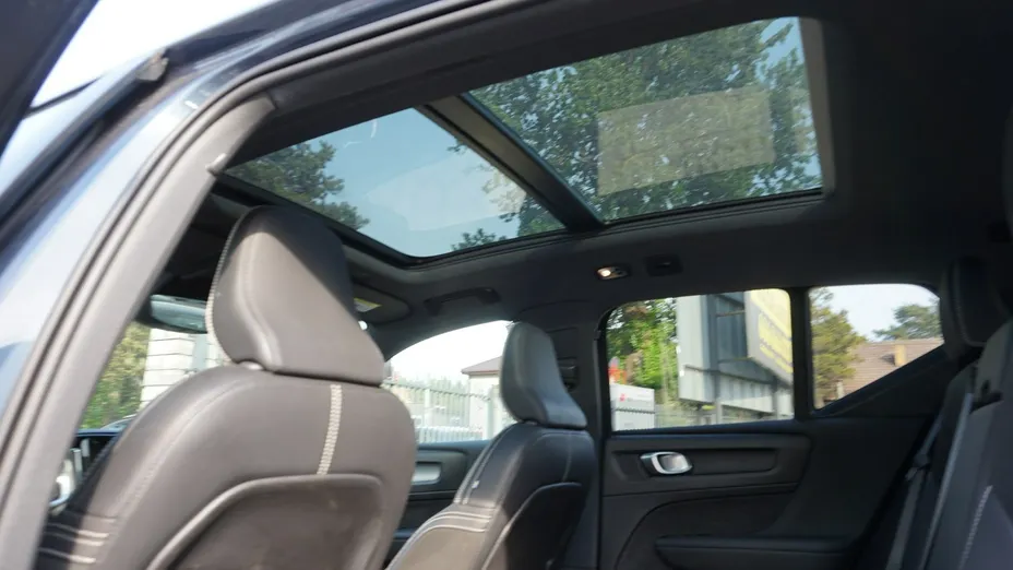 VOLVO XC40 -