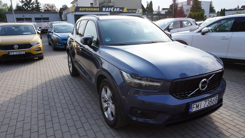 VOLVO XC40 -