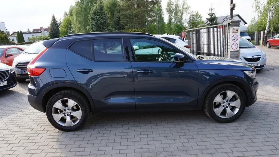 VOLVO XC40 -
