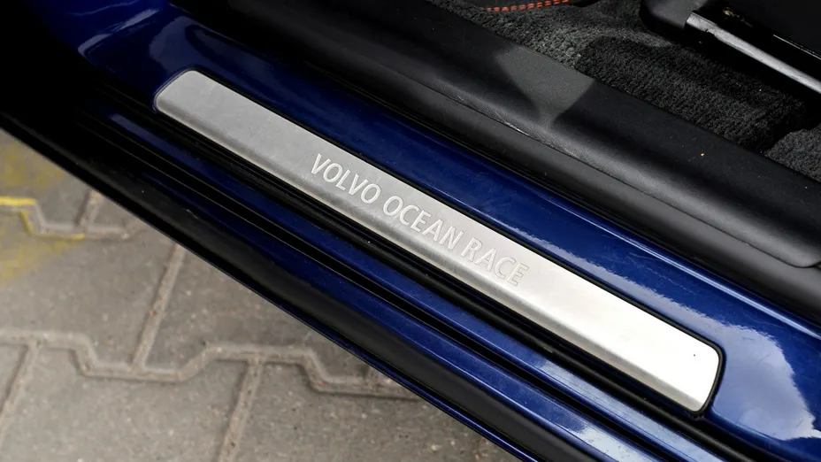VOLVO V60 -