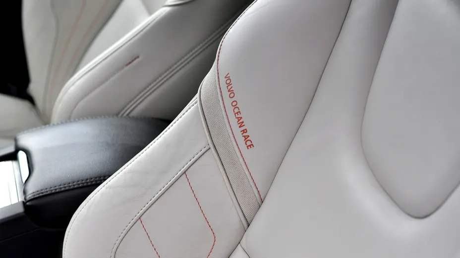 VOLVO V60 -