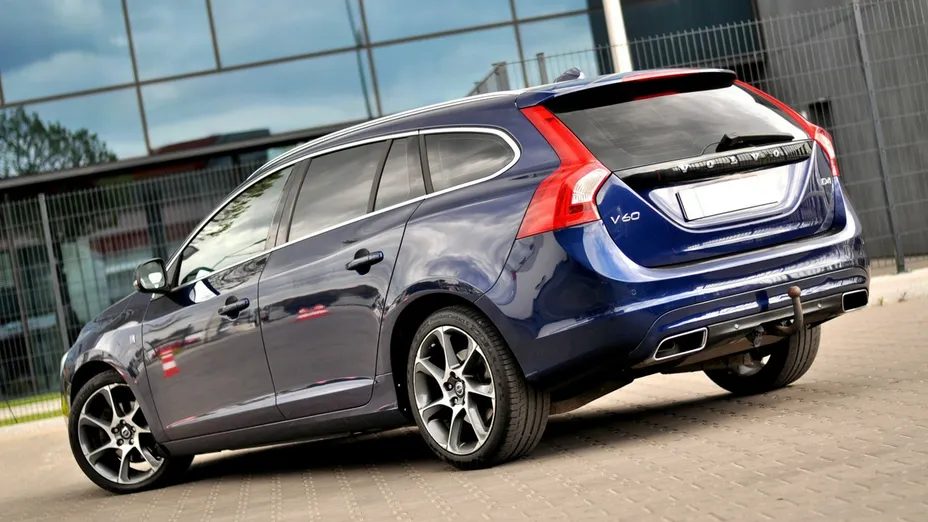 VOLVO V60 -