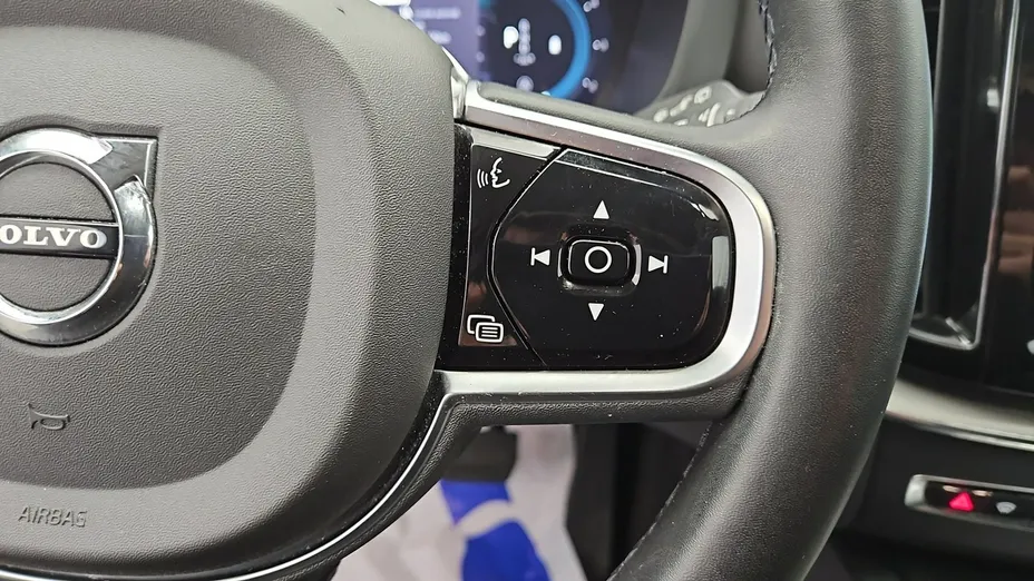 VOLVO XC60 -