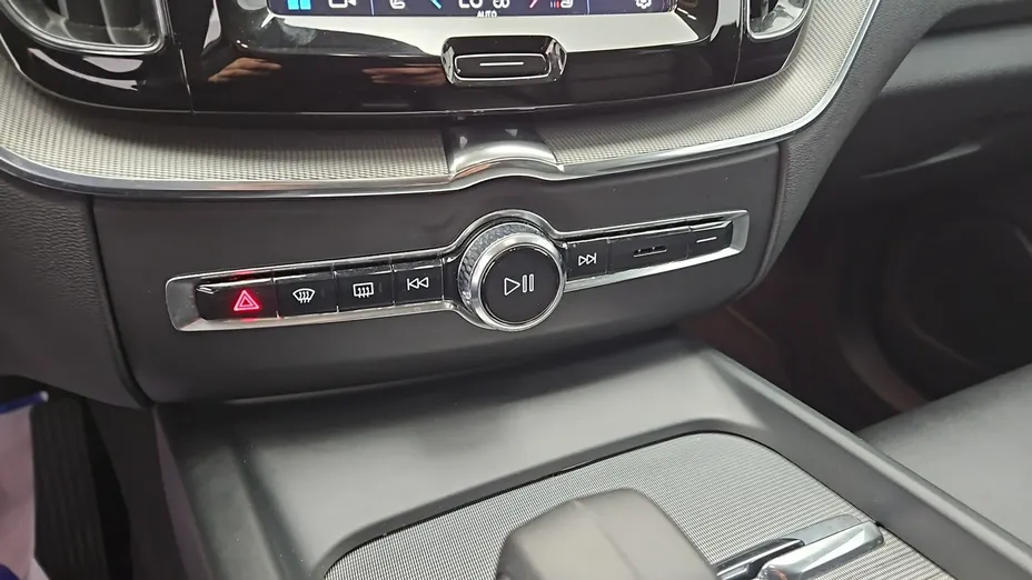 VOLVO XC60 -