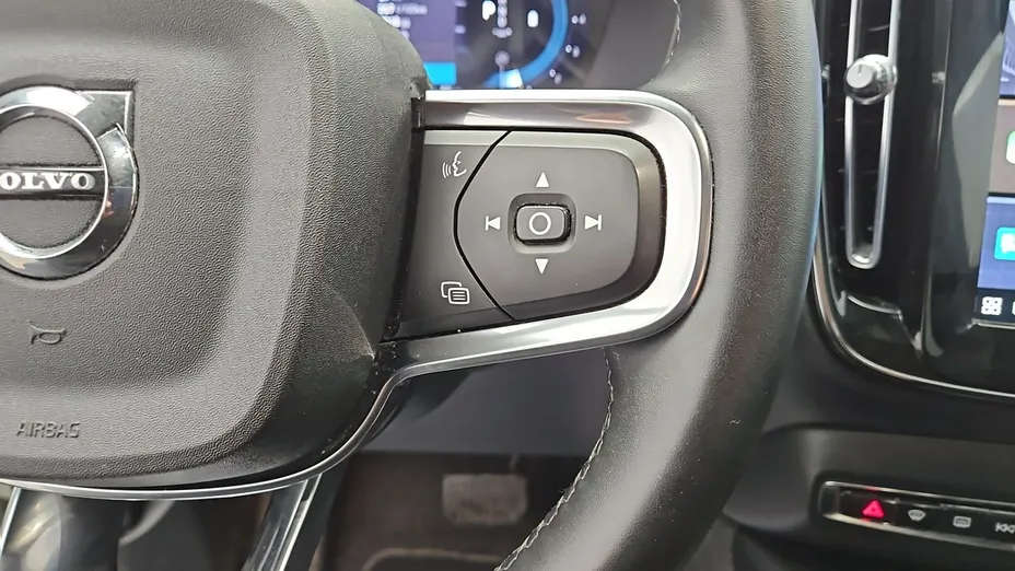 VOLVO XC40 -