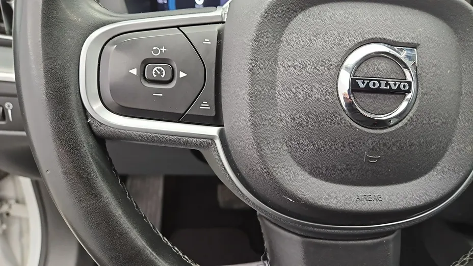 VOLVO XC60 -