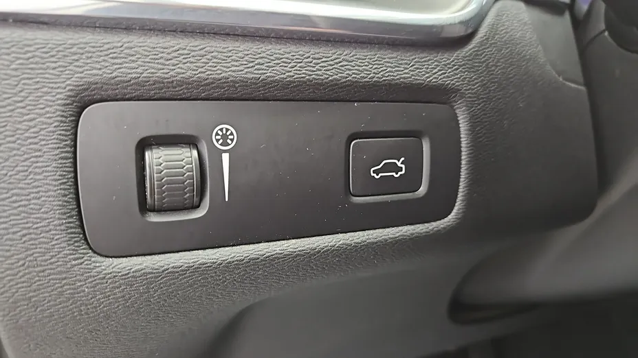 VOLVO XC60 -