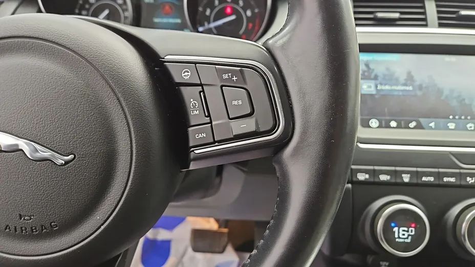 JAGUAR E-Pace -