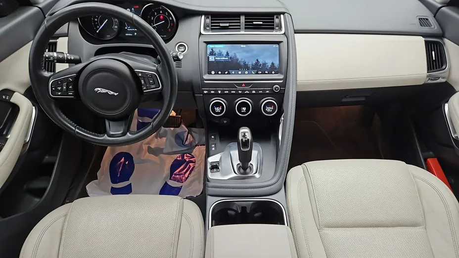 JAGUAR E-Pace -