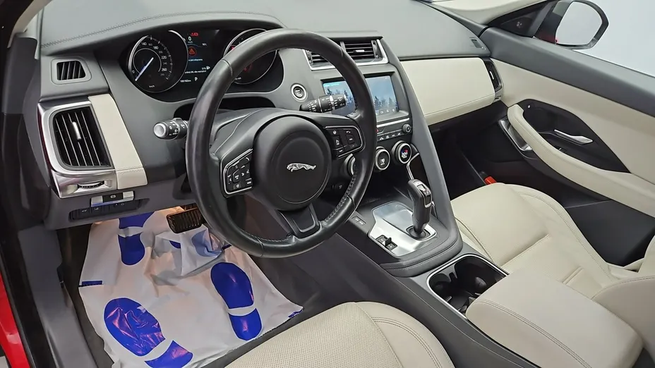 JAGUAR E-Pace -