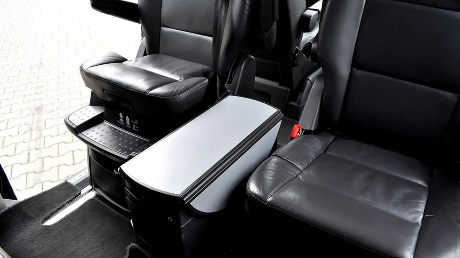VOLKSWAGEN Multivan -