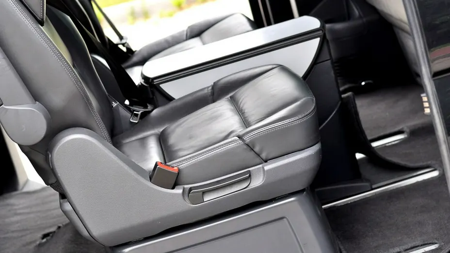 VOLKSWAGEN Multivan -