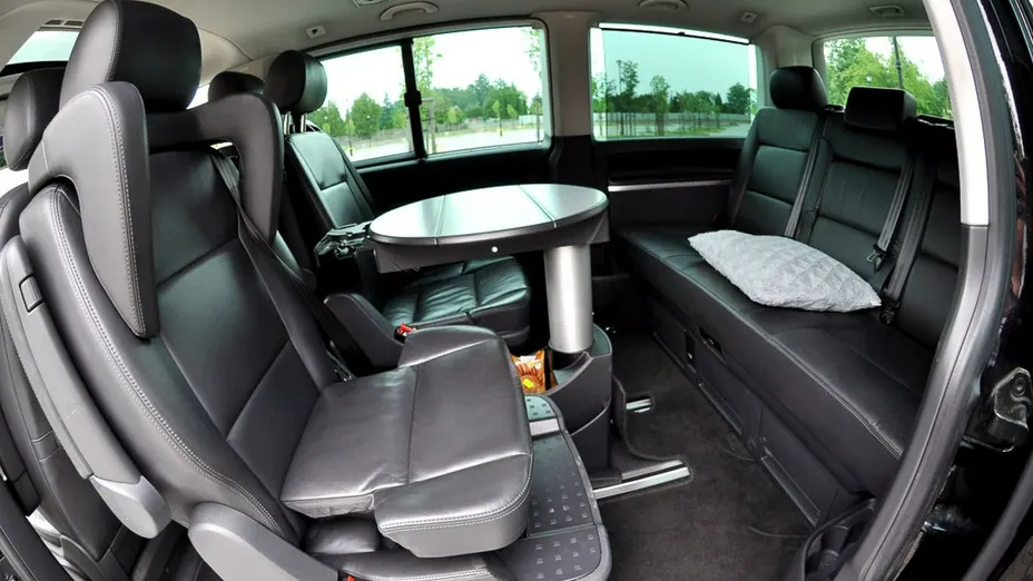VOLKSWAGEN Multivan -