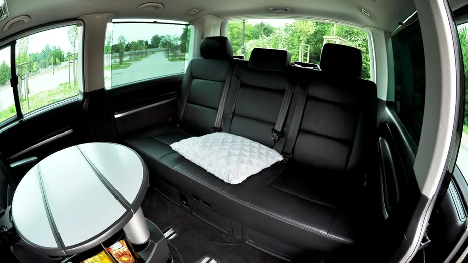 VOLKSWAGEN Multivan -