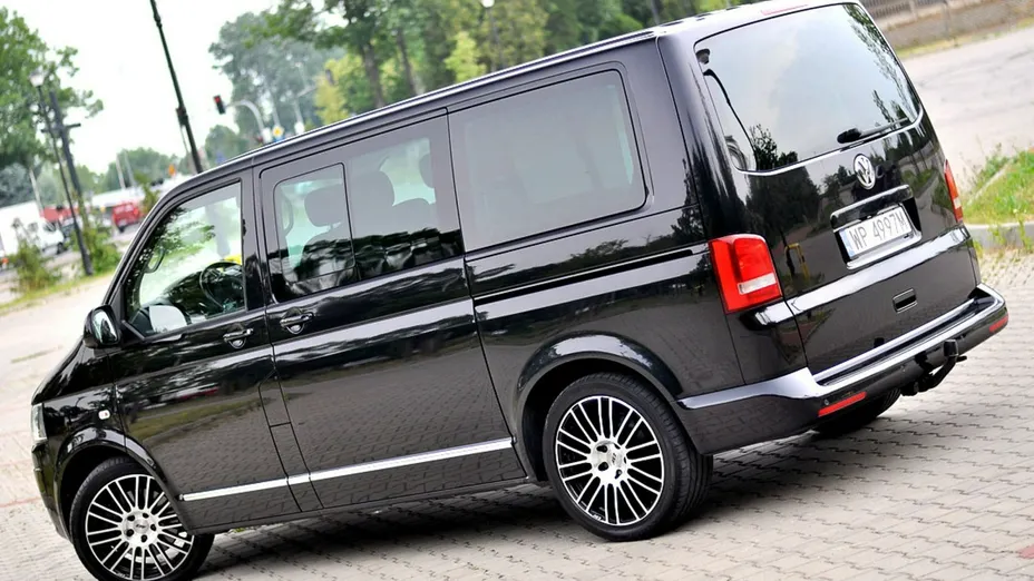 VOLKSWAGEN Multivan -