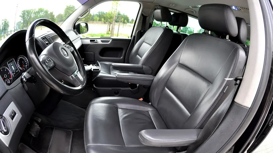 VOLKSWAGEN Multivan -