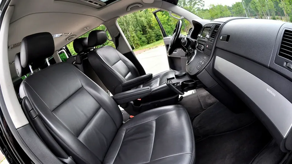 VOLKSWAGEN Multivan -