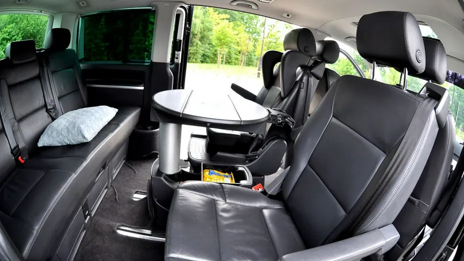 VOLKSWAGEN Multivan -