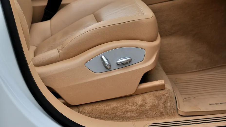 PORSCHE Cayenne -