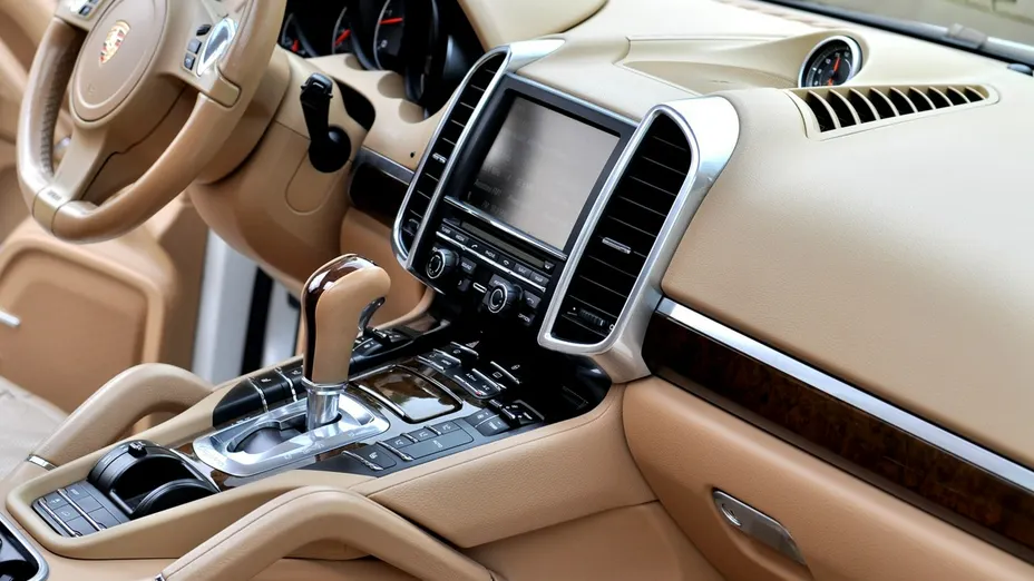 PORSCHE Cayenne -