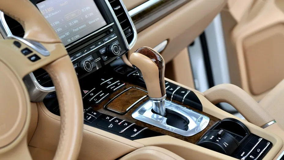 PORSCHE Cayenne -