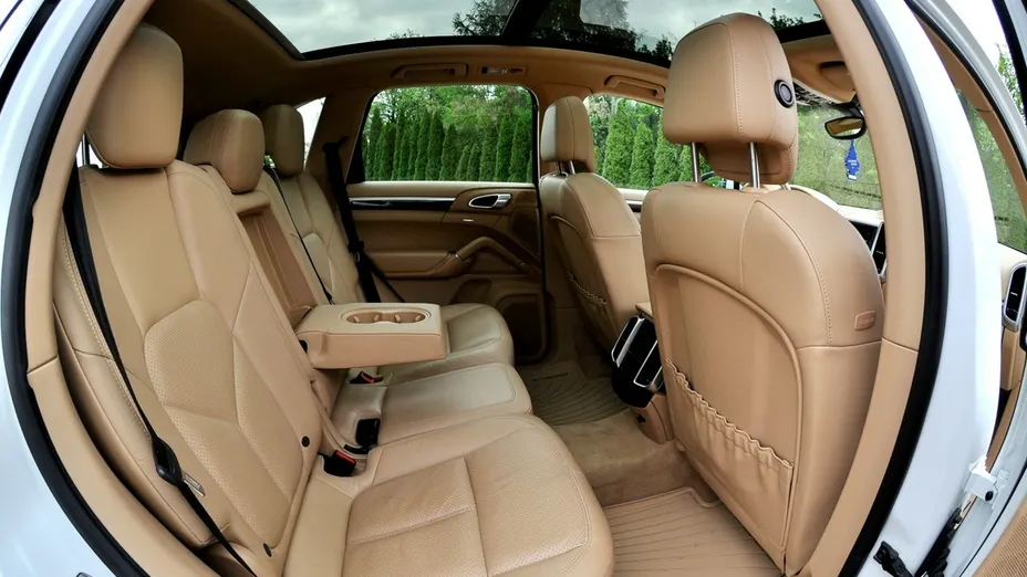 PORSCHE Cayenne -