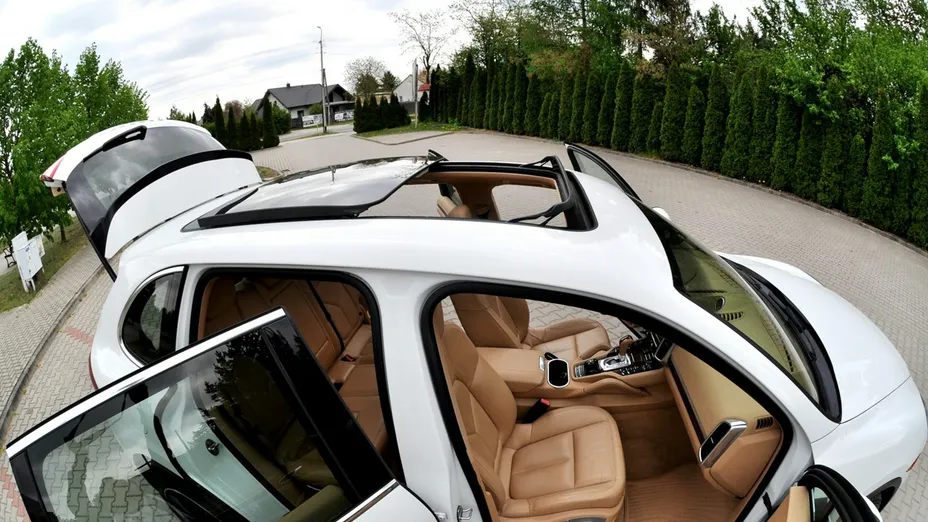 PORSCHE Cayenne -
