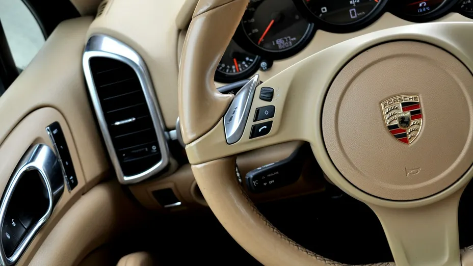 PORSCHE Cayenne -