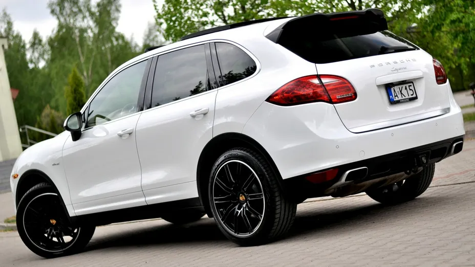 PORSCHE Cayenne -