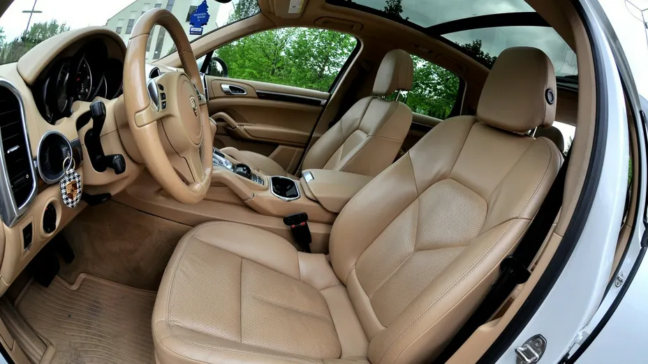 PORSCHE Cayenne -