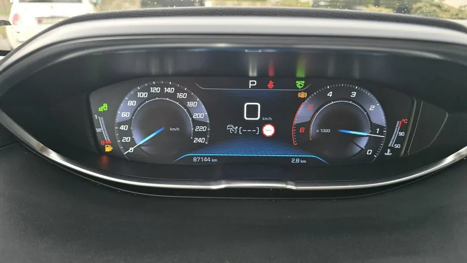 PEUGEOT 3008 -