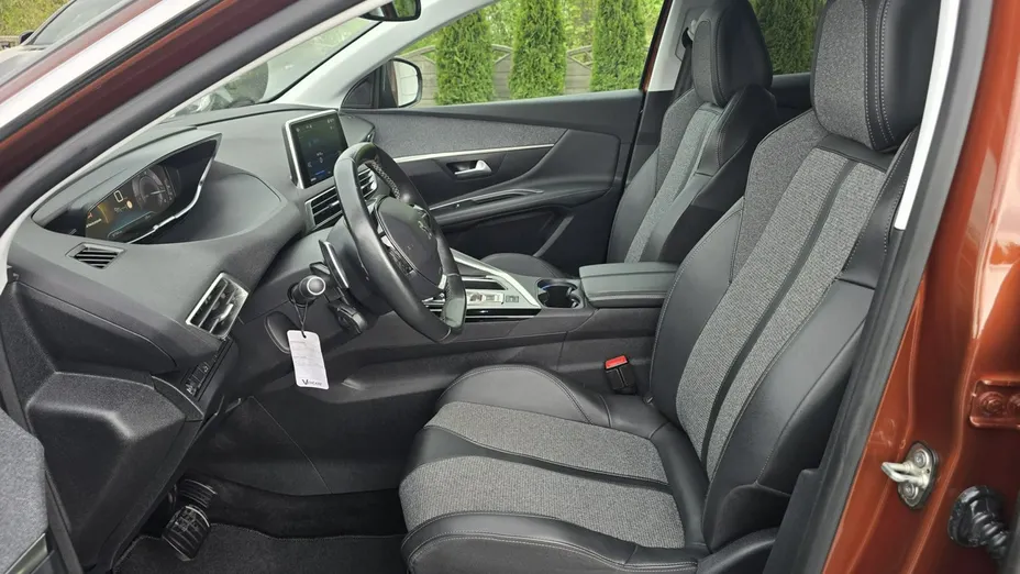 PEUGEOT 3008 -