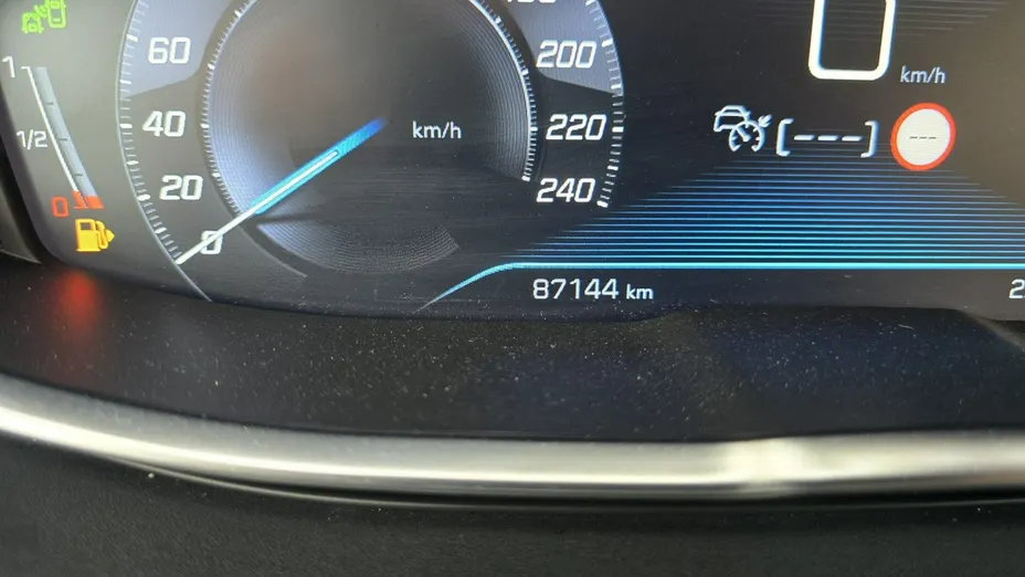 PEUGEOT 3008 -