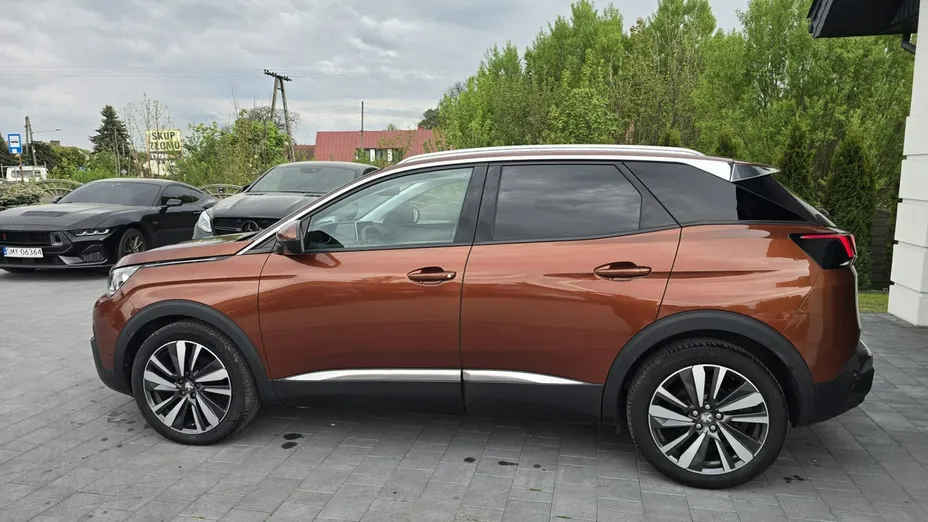 PEUGEOT 3008 -