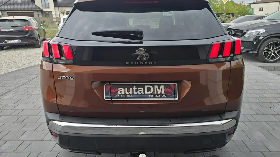 PEUGEOT 3008 -