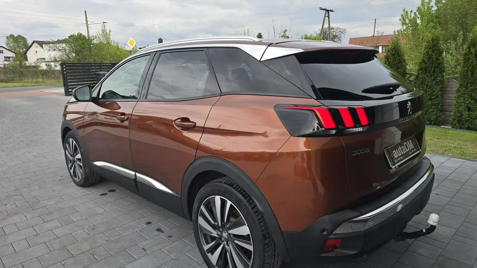 PEUGEOT 3008 -