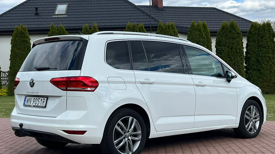 VOLKSWAGEN Touran -