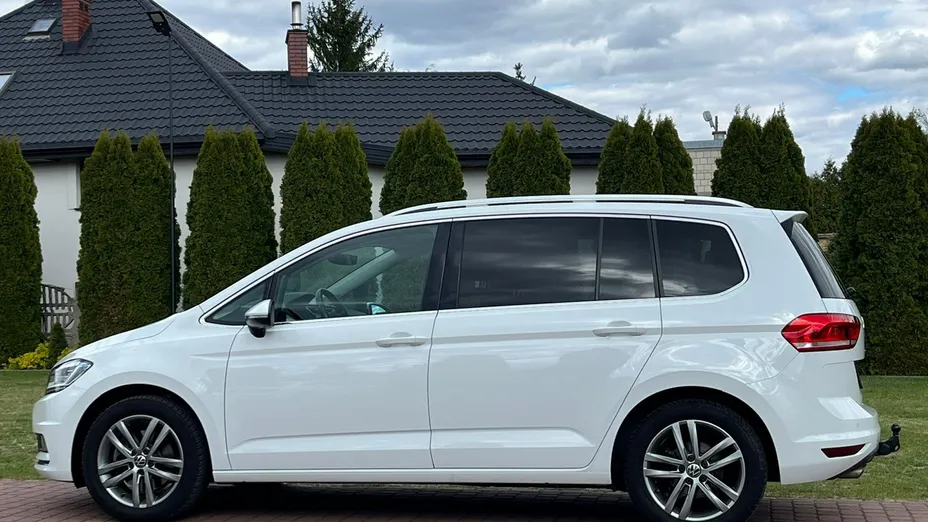 VOLKSWAGEN Touran -