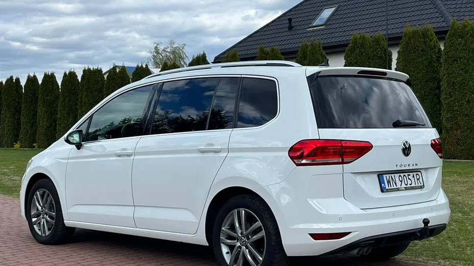VOLKSWAGEN Touran -