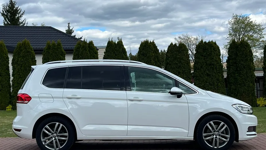 VOLKSWAGEN Touran -