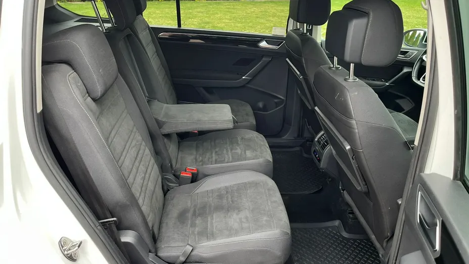 VOLKSWAGEN Touran -